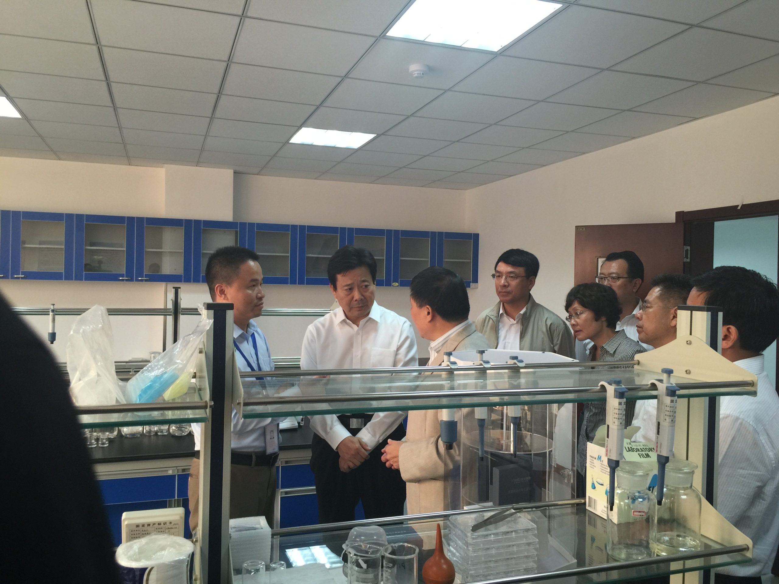 7、李群 时任山东省委常委、青岛市委书记